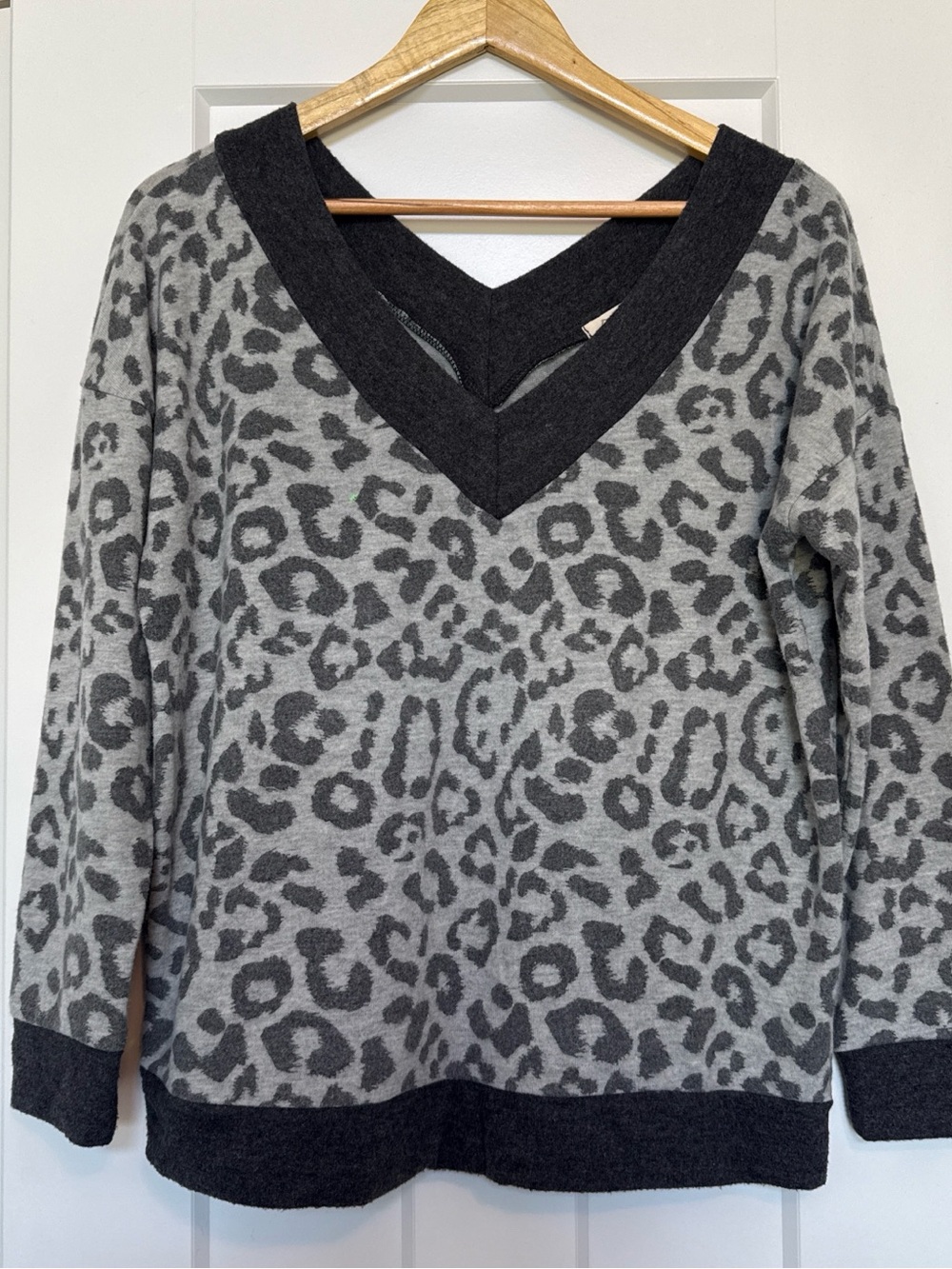 ODDY Gray Leopard V-Neck Sweater with Charcoal Trim